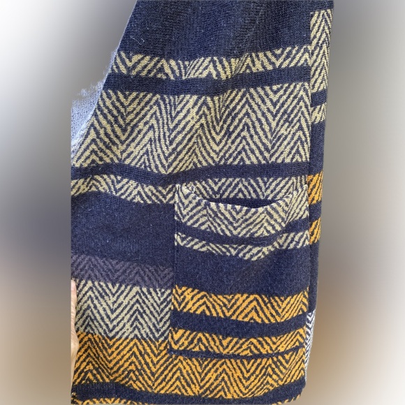 Eloges Women's Chevron Cardigan - Navy and Gold - Picture 3 of 5